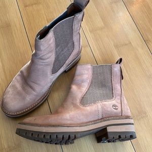 Timberland Size 7 Courmayeur Valley Chelsea boots in Taupe Nubuck
